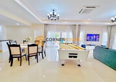 บ้านหลังนี้มี 3 ห้องนอน  อยู่ในโครงการชื่อ Baan Dusit Pattaya Hill 5  ตั้งอยู่ที่