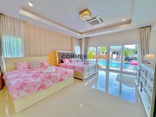 บ้านหลังนี้มี 3 ห้องนอน  อยู่ในโครงการชื่อ Baan Dusit Pattaya Hill 5  ตั้งอยู่ที่