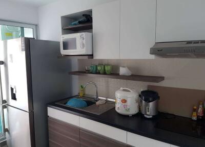 Two bedroom condo to rent on 29th floor of Supalai Monte 1