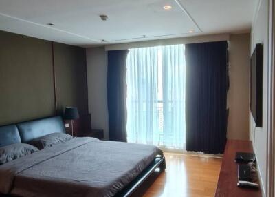 3-BR Condo at Eight Thonglor Residence Condominium near BTS Thong Lor