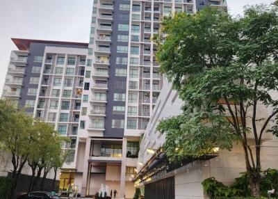 1-BR Condo at The Room Sukhumvit 62 near BTS Punnawithi