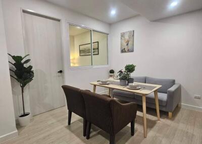 1-BR Condo at The Room Sukhumvit 21 near MRT Sukhumvit