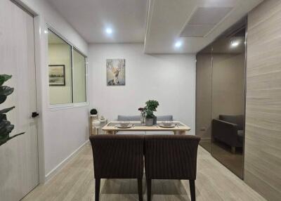 1-BR Condo at The Room Sukhumvit 21 near MRT Sukhumvit