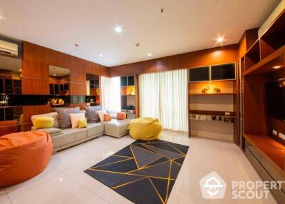 2-BR Condo at Villa Asoke near MRT Phetchaburi