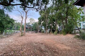 A land for rent with construction in Muang Chiang Mai