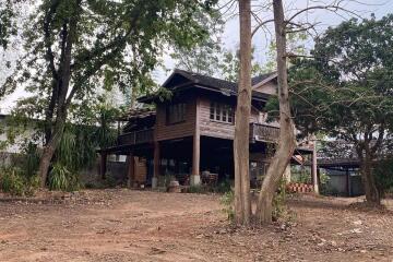 A land for rent with construction in Muang Chiang Mai