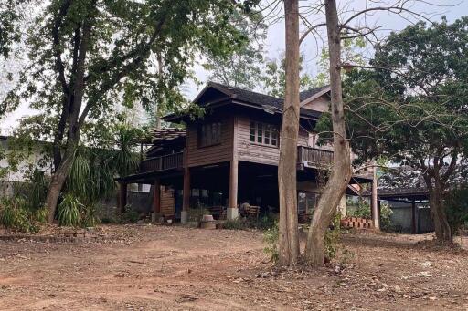 A land for rent with construction in Muang Chiang Mai