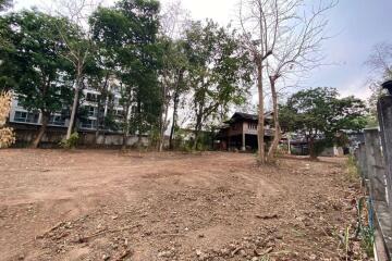 A land for rent with construction in Muang Chiang Mai