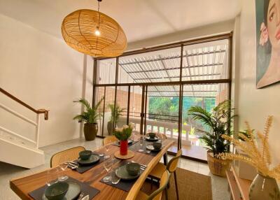 A unique 3 bedrooms townhome for rent daily in Muang Chiang Mai