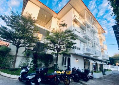 12 rooms hotel for sale in Muang Chiang Mai