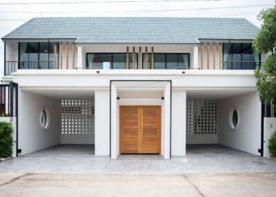 A brand new modern house for rent or sale in Hang Dong