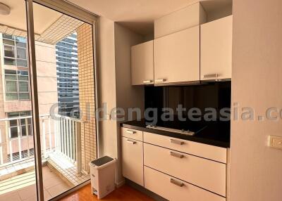 1 Bedroom Furnished Condo with Balcony - Langsuan