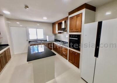 3 Bedrooms Apartment with large terrace - Asok