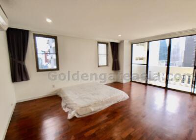 3 Bedrooms Apartment with large terrace - Asok