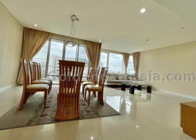 3 Bedrooms Furnished Condo For Rent The Fullerton Sukhumvit 57-61