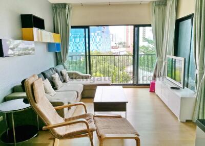 2 Bedrooms Furnished Condo for rent at Noble Reveal Ekkamai