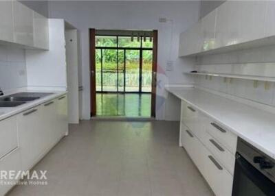 Charming 3 Bedroom Detached House with Garden in Soonvijai