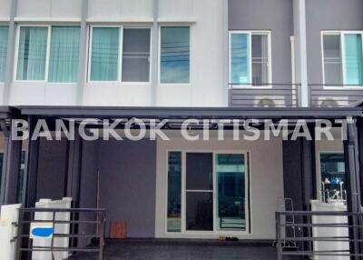 Townhouse at Pleno Ramintra Bangchan Station for rent