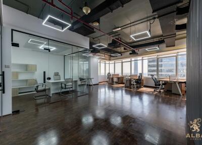 1,267 قدم مربع مكتب مدرجة بسعر AED 1,400,000.