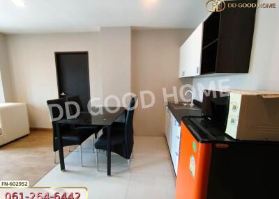 Modern kitchen with dining area