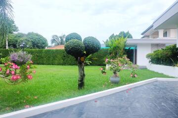 3 Bedroom Pool Villa with Beautiful Outdoor Areas in East Pattaya