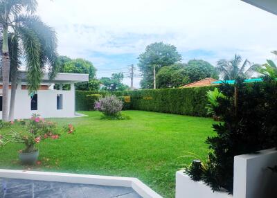 3 Bedroom Pool Villa with Beautiful Outdoor Areas in East Pattaya