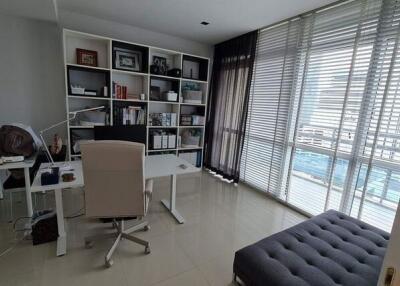 Condo for Sale at Athenee Residence