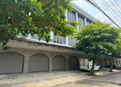 For Rent Bangkok Shophouse Sukhumvit BTS On Nut Suan Luang