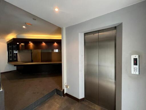 For Sale Bangkok Shophouse Silom BTS Sala Daeng MRT Si Lom Bang Rak