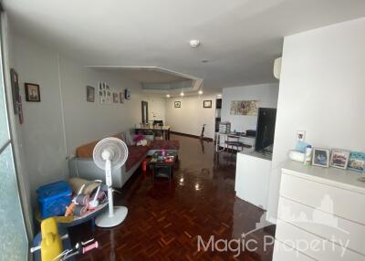 4 Bedroom Duplex For Sale in Tai Ping Towers, Watthana, Bangkok