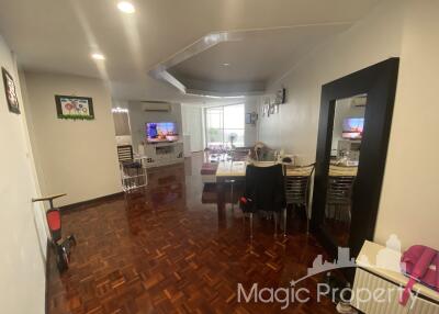 4 Bedroom Duplex For Sale in Tai Ping Towers, Watthana, Bangkok