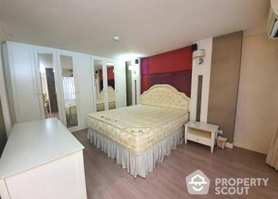 1-BR Condo at Lumpini Place Rama Iv-Sathorn near MRT Khlong Toei