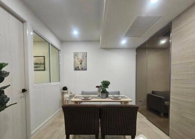 1-BR Condo at The Room Sukhumvit 21 near MRT Sukhumvit