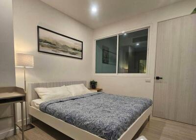 1-BR Condo at The Room Sukhumvit 21 near MRT Sukhumvit