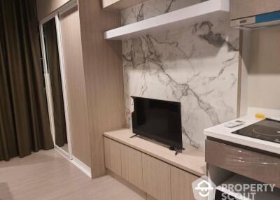 1-BR Condo at The Room Sukhumvit 21 near MRT Sukhumvit