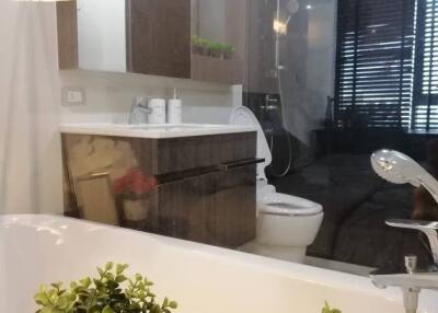 1-BR Condo at Via 49 near BTS Phrom Phong