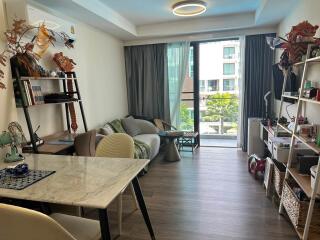 Tastefully Designed 1 Bedroom Condo For Sale in The One Condo