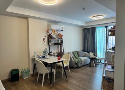 Tastefully Designed 1 Bedroom Condo For Sale in The One Condo