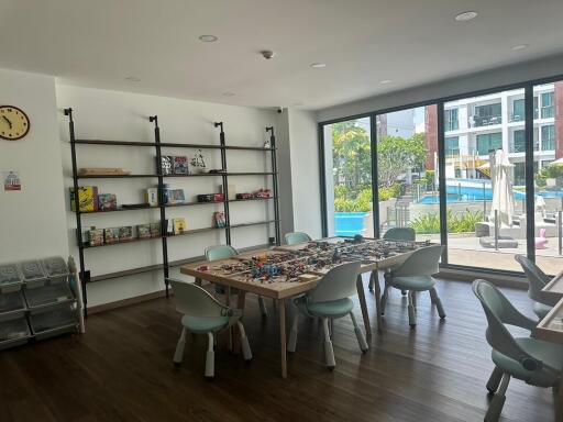 Tastefully Designed 1 Bedroom Condo For Sale in The One Condo