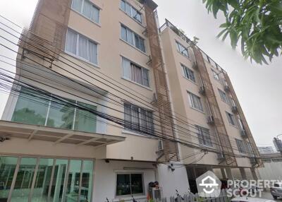 1-BR Condo at Sathorn Residence Condominium near BTS Surasak