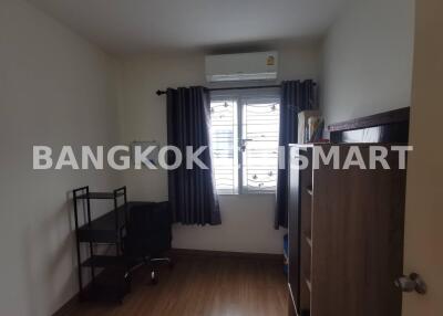 Townhouse at Pleno Ramintra Bangchan Station for rent