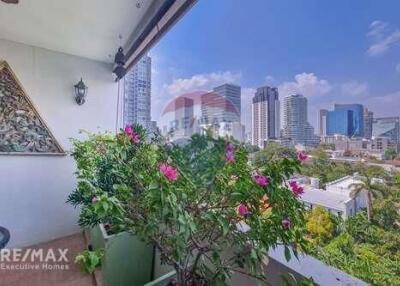 Renovated 3BR Condo for Sale at Regent on the Park 2, Sukhumvit 61 - BTS Ekkamai 14 Mins Walk