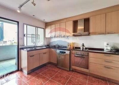 Renovated 3BR Condo for Sale at Regent on the Park 2, Sukhumvit 61 - BTS Ekkamai 14 Mins Walk