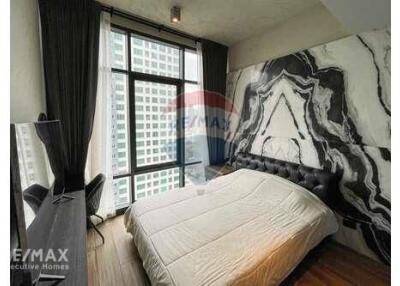 Stylish 1-Bedroom Condo at The Loft Asoke  MRT Phetchaburi 4 Mins Walk