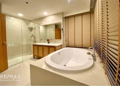 Renovated 3 Bedroom Condo for Rent near BTS Phrom Phong (14 Mins Walk)