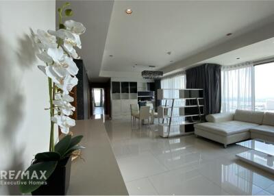 For Sale: 2 Bedroom Condo at Emporio Place - 14 Mins Walk to BTS Phrom Phong