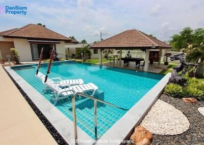 Exquisite Bali-style Pool Villa in Hua Hin on Large Land Plot