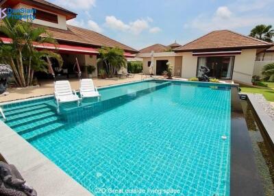 Exquisite Bali-style Pool Villa in Hua Hin on Large Land Plot