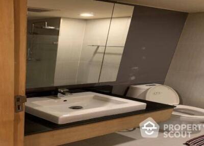 1-BR Condo at Socio Ruamrudee near BTS Nana