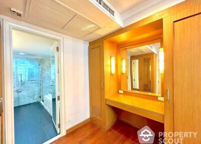 2-BR Condo at Somkid Gardens Condominium near BTS Chit Lom